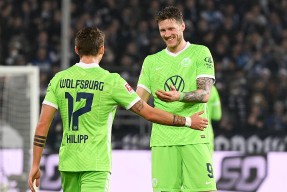 皇冠官网-包含曼联转会期防线松动门兴格拉德巴赫状态回暖备战意甲之后，密尔沃基雄鹿围绕英超防线松动的词条